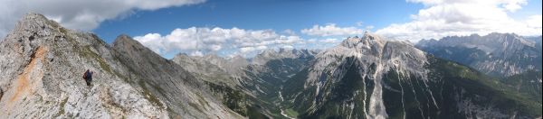 Blick vom Mittenwalder Höhenweg ins Karwendelgebirge